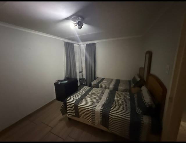 2 BEDROOM TOWNHOUSE FOR SALE IN VANDERBIJLPARK SW 5